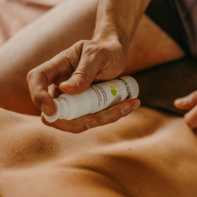 Универсальный массажный гель 3-в-1 Allover Delicious Massage Gel с ароматом ананаса и зеленого чая - 50 мл.