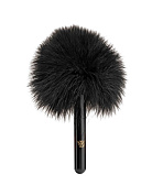 
Черная перьевая кисточка с гладкой ручкой Caressing Feather фото в интим магазине Love Boat