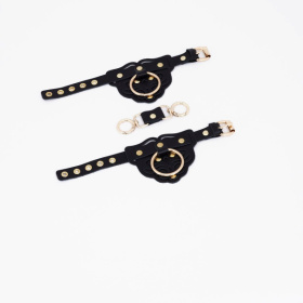 
Черные наручники с золотистой фурнитурой фото в интим магазине Love Boat