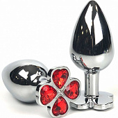 Серебристая анальная втулка с клевером из красных кристаллов - 8 см.