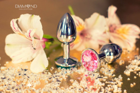 Большая серебристая анальная пробка Sparkle Large с розовым кристаллом - 8 см.