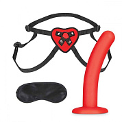 Красный поясной фаллоимитатор Red Heart Strap on Harness   5in Dildo Set - 12,25 см. фото в интим магазине Love Boat