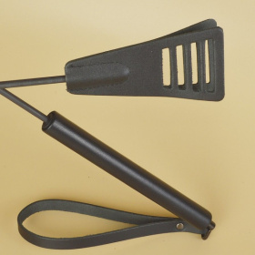 
Черный кожаный стек «Сириус» - 60 см. фото в интим магазине Love Boat