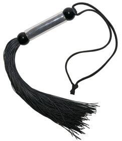 
Чёрная мини-плетка с железной ручкой - 26 см. фото в интим магазине Love Boat