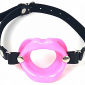 Розовый кляп-губы на регулируемом ремешке