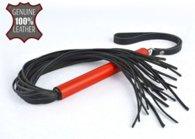 
Черная кожаная плеть MIX с красной рукоятью - 47 см. фото в интим магазине Love Boat