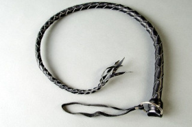 
Черная кожаная однохвостая плеть - 60 см. фото в интим магазине Love Boat
