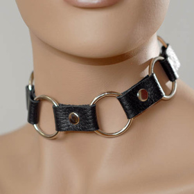 
Кожаный черный ошейник с кольцами фото в интим магазине Love Boat