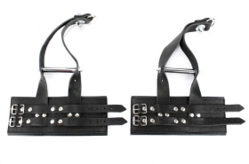 
Черные наручники для подвешивания фото в интим магазине Love Boat