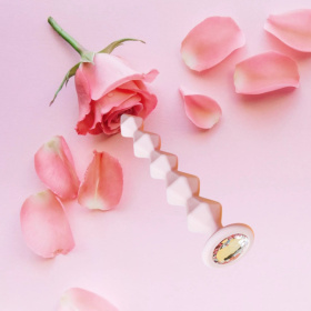 Розовая анальная цепочка с кристаллом Buddy - 17,7 см.