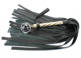 
Черная плеть с широкими хлыстами и металлической ручкой с кристаллом - 60 см. фото в интим магазине Love Boat