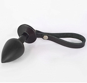 Черная анальная пробка с ремешком - 7 см. фото в интим магазине Love Boat