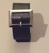 
Чёрный браслет с квадратной пряжкой фото в интим магазине Love Boat