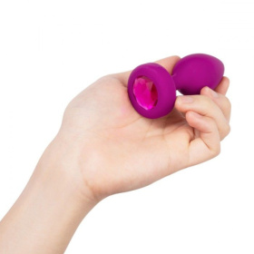 Ярко-розовая анальная вибровтулка с кристаллом Vibrating Jewel Plug S/M - 10 см. фото в интим магазине Love Boat