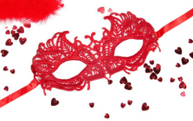 Красная ажурная текстильная маска  Андреа  фото в интим магазине Love Boat