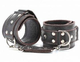 
Коричневые кожаные наручники фото в интим магазине Love Boat