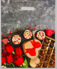 Полиэтиленовый пакет  Конфеты и цветы  - 31 х 40 см. фото в интим магазине Love Boat