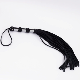 
Черный кожаный флоггер со стальной ручкой - 45 см. фото в интим магазине Love Boat