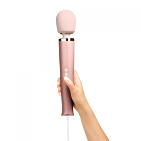 Проводной жезловый вибромассажер Le Wand Powerful Plug-In Vibrating Massger - 34 см. фото в интим магазине Love Boat