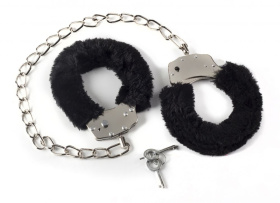 
Чёрные меховые оковы на ноги BONDAGE фото в интим магазине Love Boat