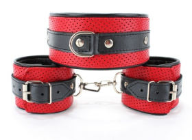 
Красно-черная фиксация из перфорированной кожи фото в интим магазине Love Boat