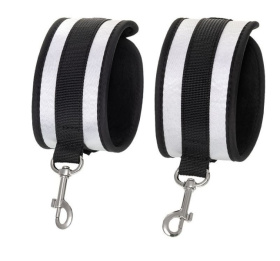 
Серебристо-черные наручники Anonymo фото в интим магазине Love Boat