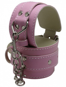 
Розовые регулируемые наручники с фиксацией на карабинах фото в интим магазине Love Boat