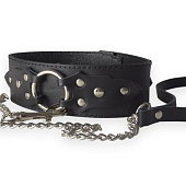 Широкий кожаный ошейник в готическом стиле