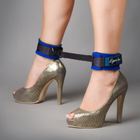 
Сине-чёрные оковы на ноги из неопрена фото в интим магазине Love Boat