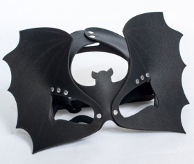 
Черная кожаная маска на глаза  Летучая мышь  фото в интим магазине Love Boat