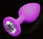 Фиолетовая силиконовая пробка с прозрачным кристаллом - 7,5 см. фото в интим магазине Love Boat