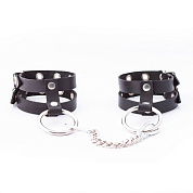 
Черные однослойные оковы на цепочке фото в интим магазине Love Boat