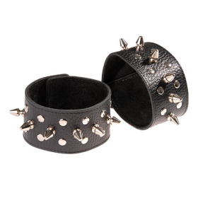 
Чёрные напульсники с шипами и заклепками фото в интим магазине Love Boat