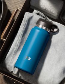 Смуглый мастурбатор-вагина в синей колбе F*ck Flask
