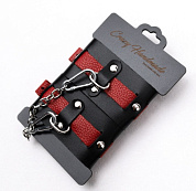 
Черно-красные кожаные наручники на металлической сцепке фото в интим магазине Love Boat