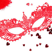 Красная ажурная текстильная маска  Кэролин 