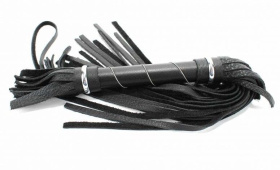 
Чёрная кожаная плётка с белой строчкой на рукояти - 45 см. фото в интим магазине Love Boat