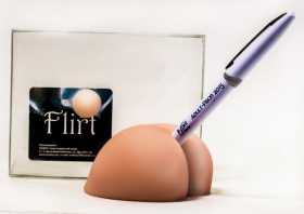 Сувенир - подставка-попка для ручки фото в интим магазине Love Boat