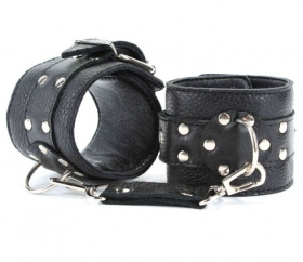 
Чёрные наручники из кожи с пряжками фото в интим магазине Love Boat