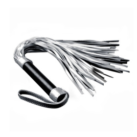 
Серебристая плетка Struggle My Flogger с черной ручкой - 45 см. фото в интим магазине Love Boat