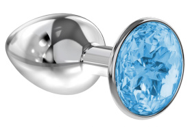 
Малая серебристая анальная пробка Diamond Light blue Sparkle Small с голубым кристаллом - 7 см. фото в интим магазине Love Boat