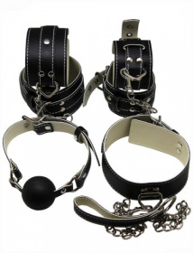 БДСМ-набор в черном цвете: наручники, поножи, ошейник с поводком, кляп фото в интим магазине Love Boat